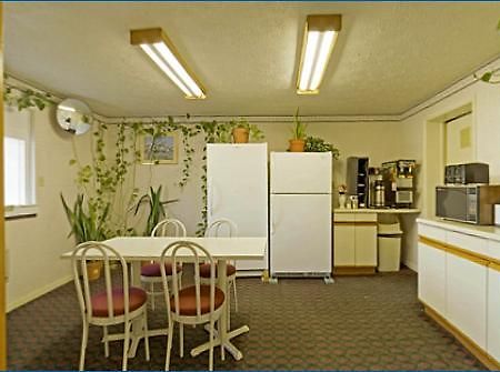 Americas Best Value Inn وينشستر المظهر الخارجي الصورة